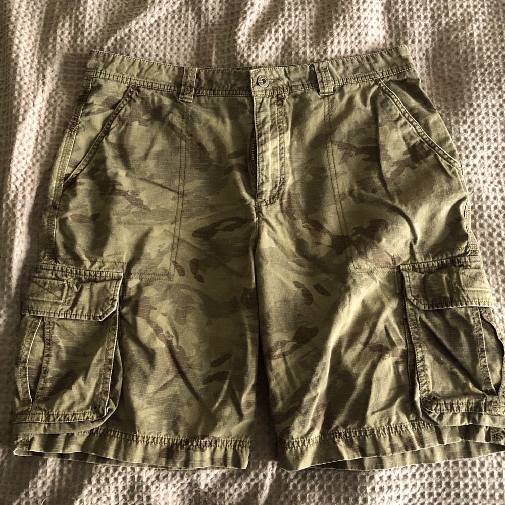 Camo Cargo Shorts. Nike. “All Conditions Gear”. 36. Waist